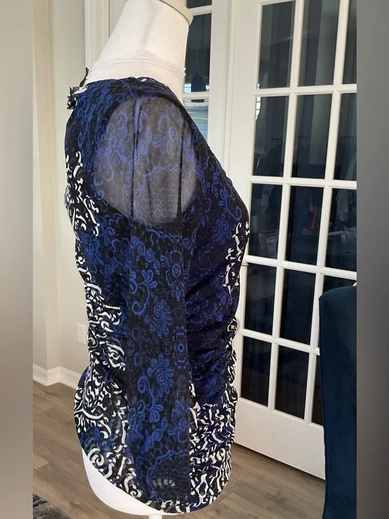 INC International Concepts Medallion Print Mesh V-Neck Top - Size Medium - Picture 5 of 11